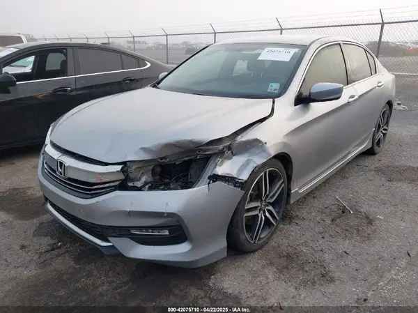 1HGCR2F50HA000069 2017 HONDA ACCORD - Image 2