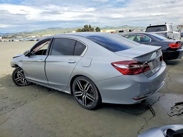 1HGCR2F50HA010262 2017 HONDA ACCORD - Image 2