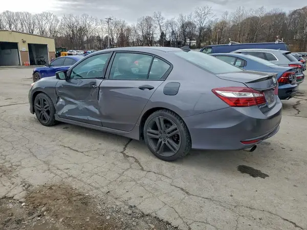 1HGCR2F50HA010861 2017 HONDA ACCORD - Image 2
