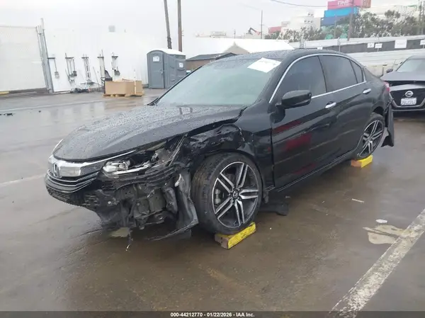 1HGCR2F50HA030477 2017 HONDA ACCORD - Image 2