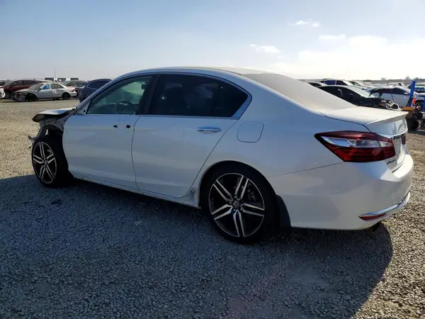 1HGCR2F50HA070137 2017 HONDA ACCORD - Image 2