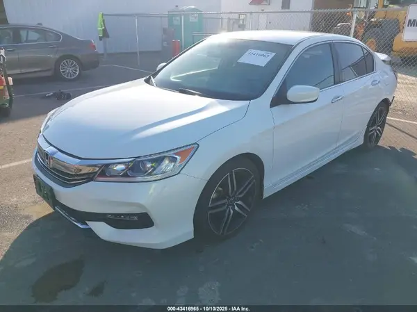 1HGCR2F50HA073524 2017 HONDA ACCORD - Image 2