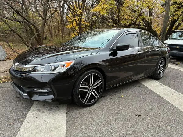 1HGCR2F50HA073622 2017 HONDA ACCORD - Image 2