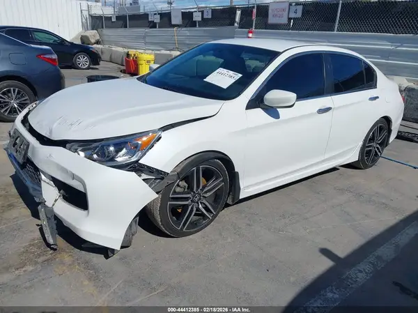 1HGCR2F50HA081882 2017 HONDA ACCORD - Image 2