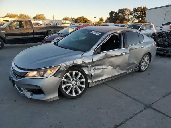 1HGCR2F50HA102696 2017 HONDA ACCORD - Image 1