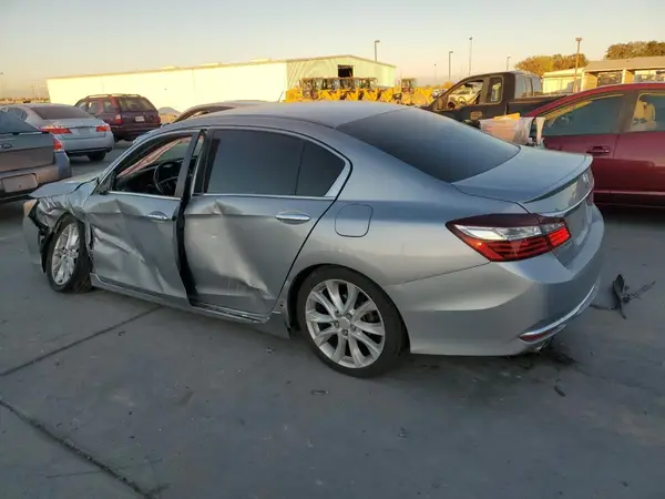 1HGCR2F50HA102696 2017 HONDA ACCORD - Image 2