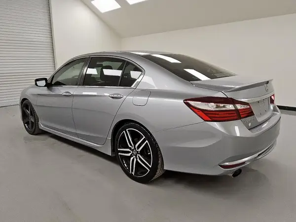 1HGCR2F50HA141496 2017 HONDA ACCORD - Image 2