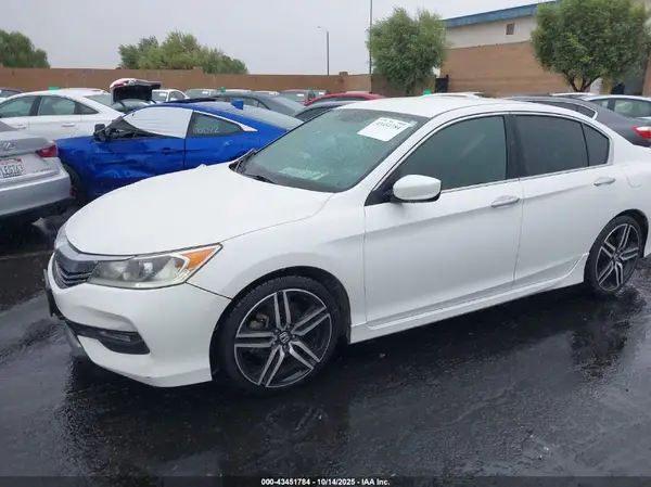 1HGCR2F50HA169945 2017 HONDA ACCORD - Image 2