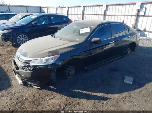 1HGCR2F50HA173719 2017 HONDA ACCORD - Image 2