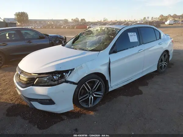 1HGCR2F50HA215600 2017 HONDA ACCORD - Image 2