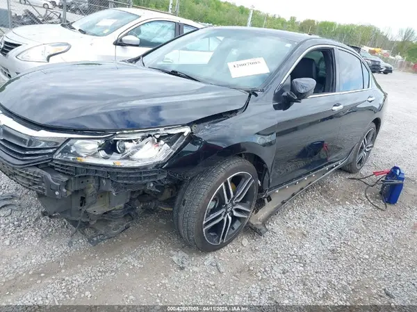 1HGCR2F50HA296811 2017 HONDA ACCORD - Image 2