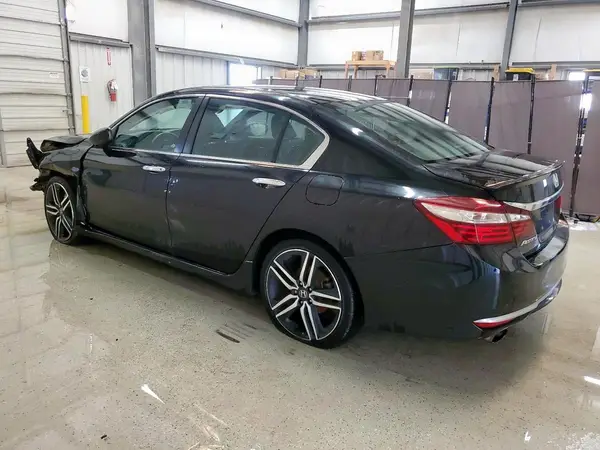 1HGCR2F50HA300968 2017 HONDA ACCORD - Image 2