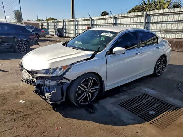 1HGCR2F50HA301523 2017 HONDA ACCORD - Image 1