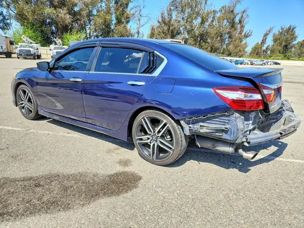 1HGCR2F50HA302445 2017 HONDA ACCORD - Image 2