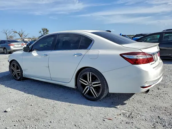 1HGCR2F51GA065415 2016 HONDA ACCORD - Image 2