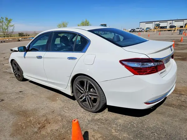 1HGCR2F51GA067732 2016 HONDA ACCORD - Image 2