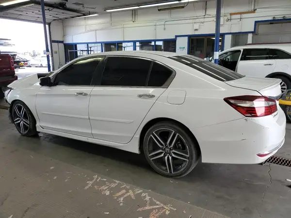 1HGCR2F51GA180273 2016 HONDA ACCORD - Image 2