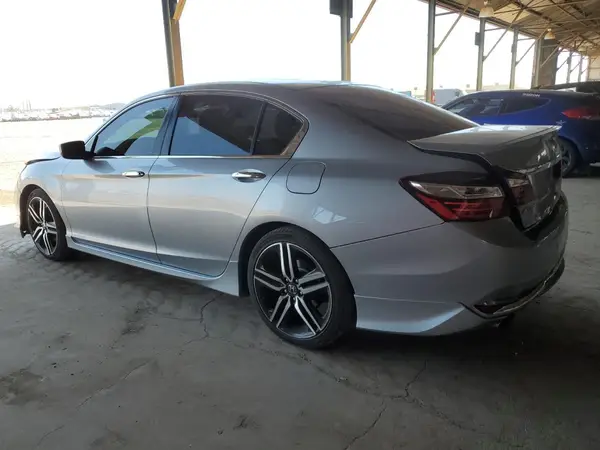 1HGCR2F51HA009086 2017 HONDA ACCORD - Image 2
