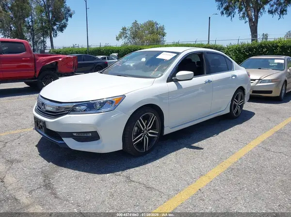 1HGCR2F51HA024686 2017 HONDA ACCORD - Image 2