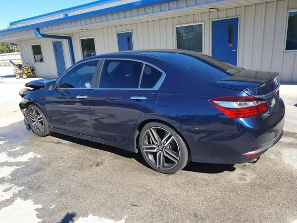 1HGCR2F51HA028463 2017 HONDA ACCORD - Image 2