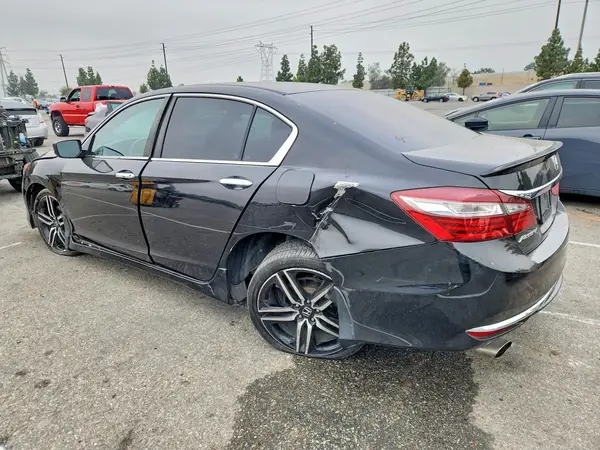 1HGCR2F51HA055498 2017 HONDA ACCORD - Image 2