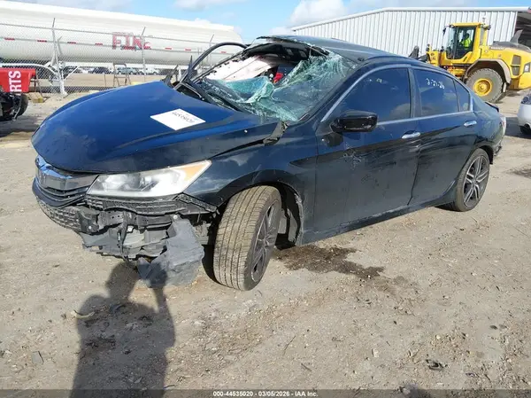1HGCR2F51HA056585 2017 HONDA ACCORD - Image 2