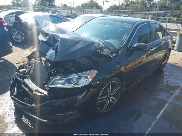 1HGCR2F51HA058739 2017 HONDA ACCORD - Image 2