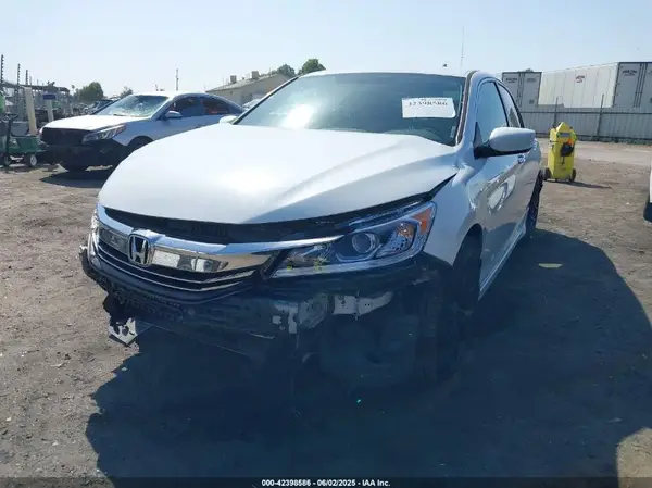 1HGCR2F51HA071393 2017 HONDA ACCORD - Image 2