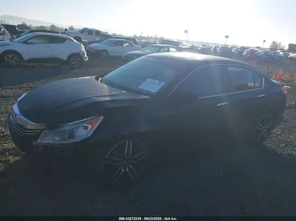 1HGCR2F51HA072379 2017 HONDA ACCORD - Image 2
