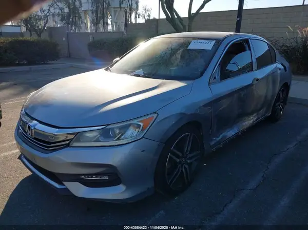 1HGCR2F51HA082815 2017 HONDA ACCORD - Image 2