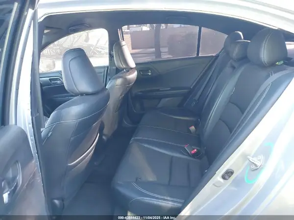1HGCR2F51HA082815 2017 HONDA ACCORD - Image 8