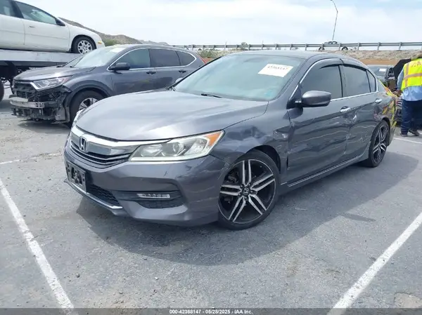 1HGCR2F51HA139630 2017 HONDA ACCORD - Image 2