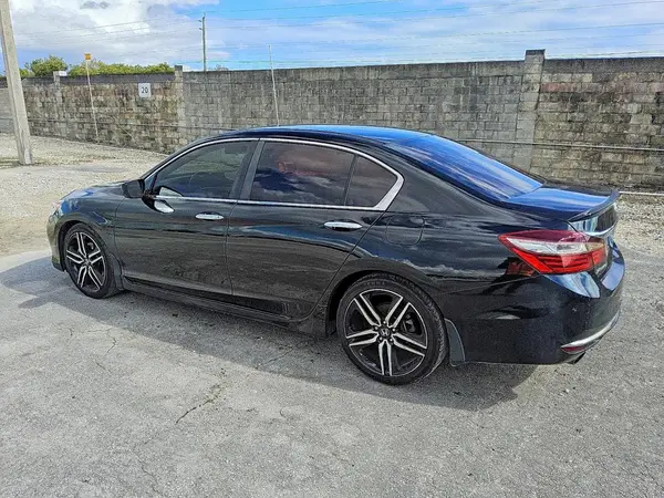 1HGCR2F51HA181330 2017 HONDA ACCORD - Image 2