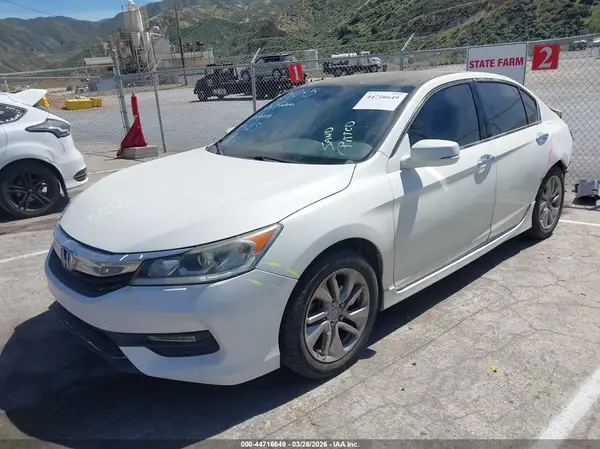 1HGCR2F51HA205786 2017 HONDA ACCORD - Image 2