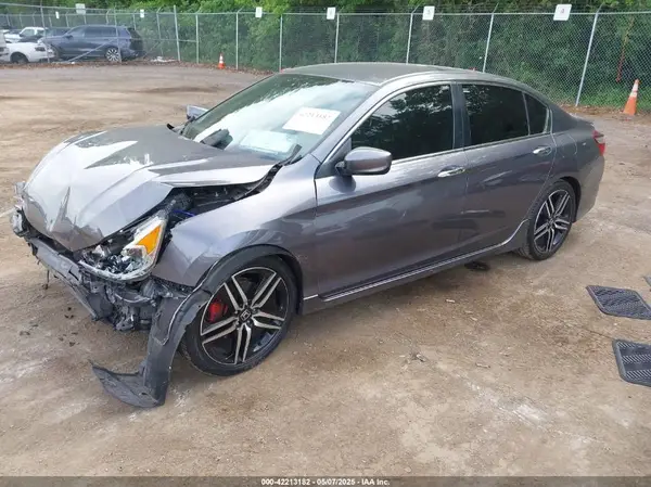 1HGCR2F51HA301045 2017 HONDA ACCORD - Image 2