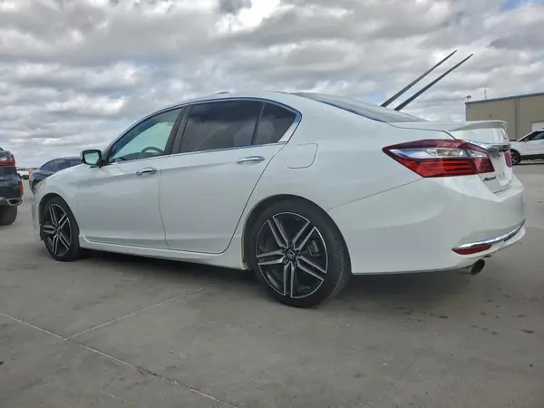 1HGCR2F51HA305998 2017 HONDA ACCORD - Image 2
