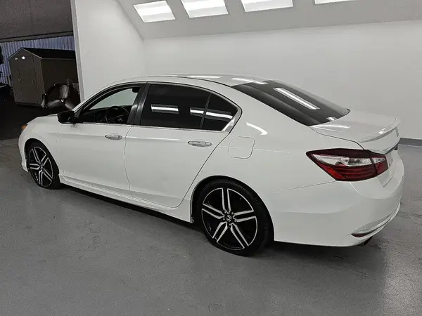 1HGCR2F52GA136119 2016 HONDA ACCORD - Image 2