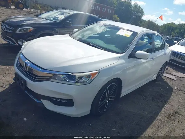 1HGCR2F52GA235104 2016 HONDA ACCORD - Image 2