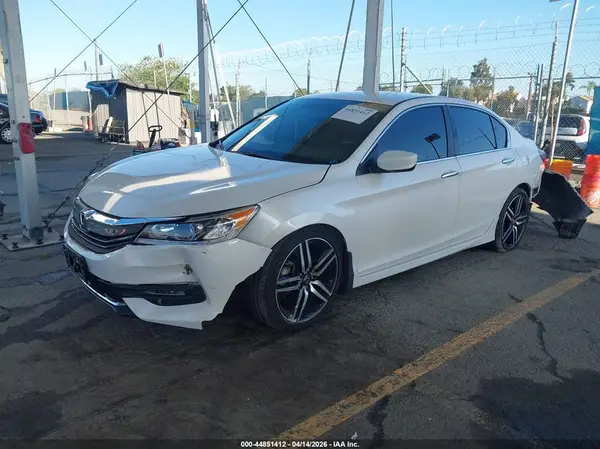 1HGCR2F52HA039584 2017 HONDA ACCORD - Image 2