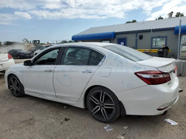 1HGCR2F52HA039763 2017 HONDA ACCORD - Image 2