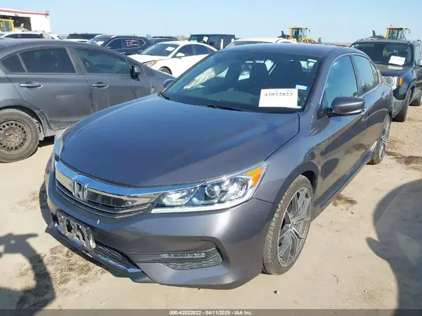 1HGCR2F52HA042761 2017 HONDA ACCORD - Image 2