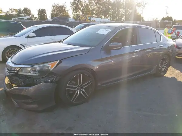 1HGCR2F52HA060306 2017 HONDA ACCORD - Image 2