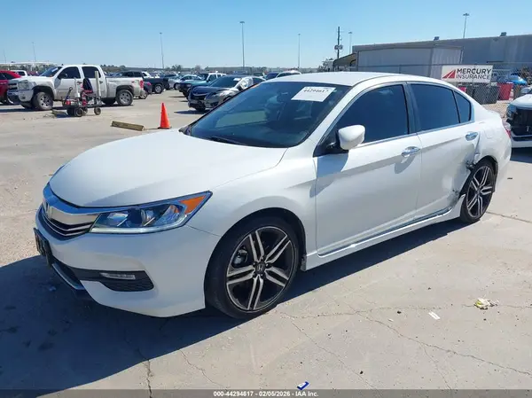 1HGCR2F52HA102330 2017 HONDA ACCORD - Image 2