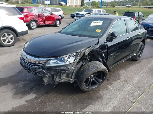 1HGCR2F52HA125476 2017 HONDA ACCORD - Image 2