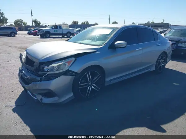 1HGCR2F52HA137272 2017 HONDA ACCORD - Image 2