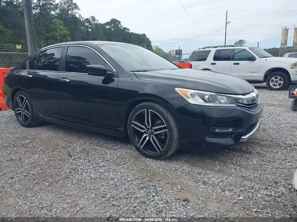 1HGCR2F52HA161569 2017 HONDA ACCORD - Image 1