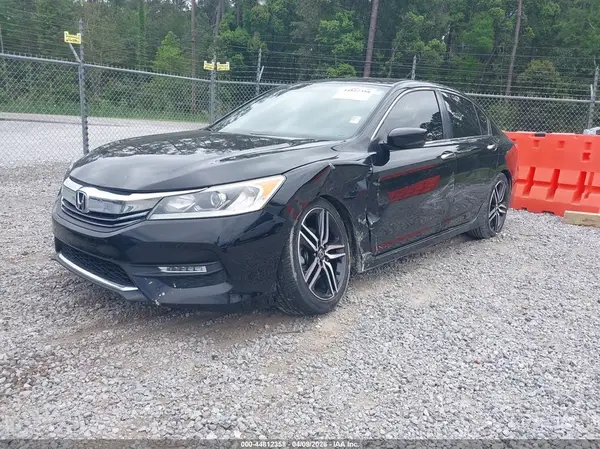1HGCR2F52HA161569 2017 HONDA ACCORD - Image 2