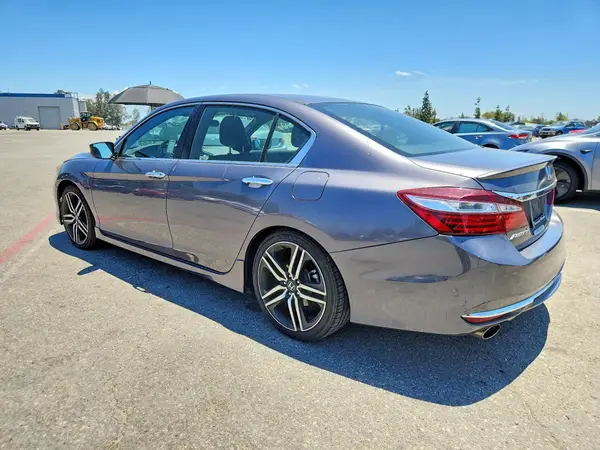 1HGCR2F52HA225769 2017 HONDA ACCORD - Image 2