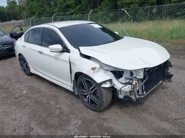 1HGCR2F52HA300082 2017 HONDA ACCORD - Image 1