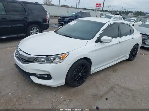 1HGCR2F52HA301457 2017 HONDA ACCORD - Image 2